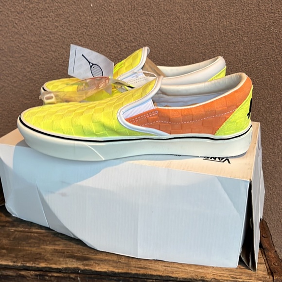 Vans x Penn ComfyCush Slip-On - Picture 4 of 12